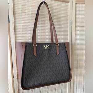 Michael Michael Kors Womens Sylvia Leather Logo Shoulder Handbag Brown Medium